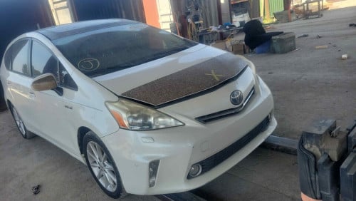 Toyota Prius V 2013 Option 5 Full Advanced Technology  ឡាន​ប្រេីប្រាស់​នៅ​រដ្ឋ​អត់ច្រេះ