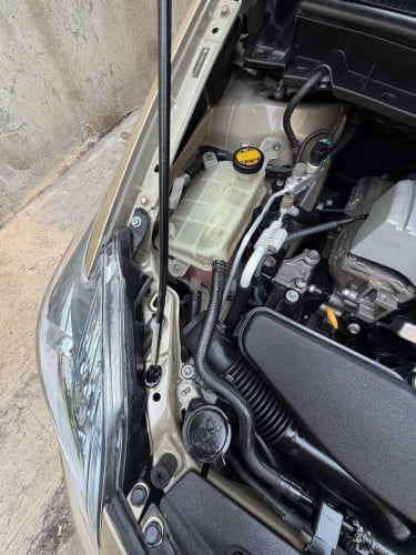 Toyota Prius  Year:2010 Option: 4 solar