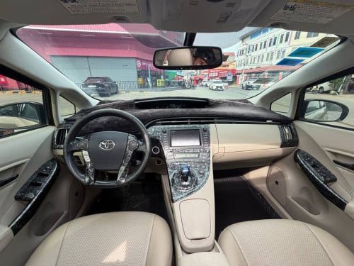 Toyota Prius  Year:2010 Option: 4 solar