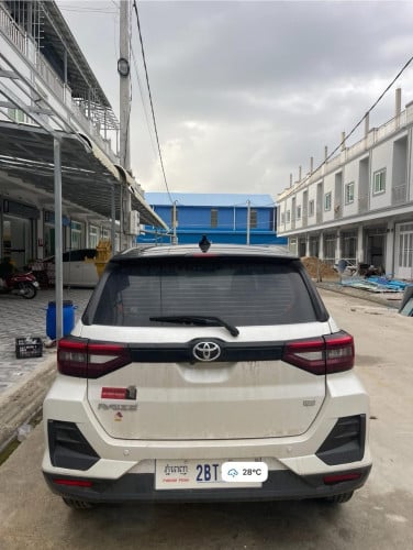 toyota Raize  ឆ្នាំ​2023​ ដំបូល​ខ្មៅ​ ម្ចាស់​ផ្ទាល់​