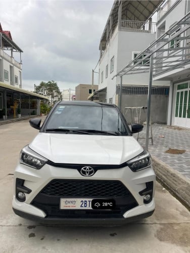 toyota Raize  ឆ្នាំ​2023​ ដំបូល​ខ្មៅ​ ម្ចាស់​ផ្ទាល់​