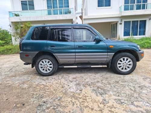 Toyota Rav4 ឆ្នាំ96