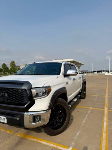 Toyota Tundra ឆ្នាំ2014 ធានាឡានស្អាតអត់ថ្មីដាច់- គ្មានប្រវត្តិដាក់ហ្គាស