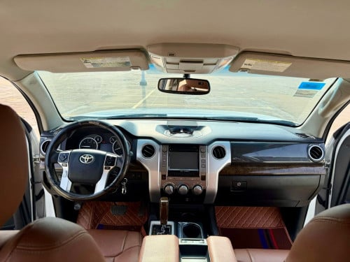 Toyota Tundra ឆ្នាំ2014 ធានាឡានស្អាតអត់ថ្មីដាច់- គ្មានប្រវត្តិដាក់ហ្គាស