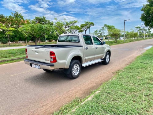 Toyota Vigo លក់នៅសៀមរាប
