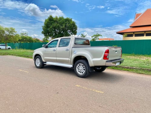 Toyota Vigo លក់នៅសៀមរាប