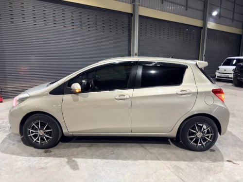Toyota Vitz 2013