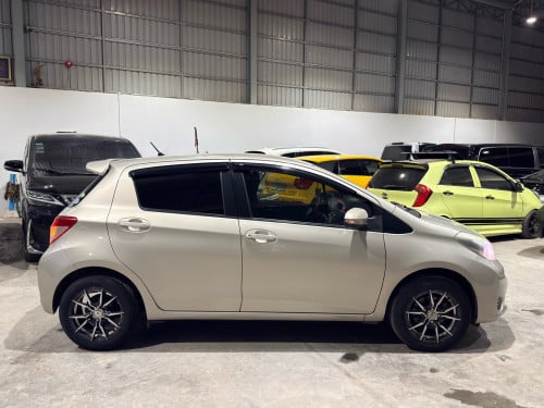 Toyota Vitz 2013