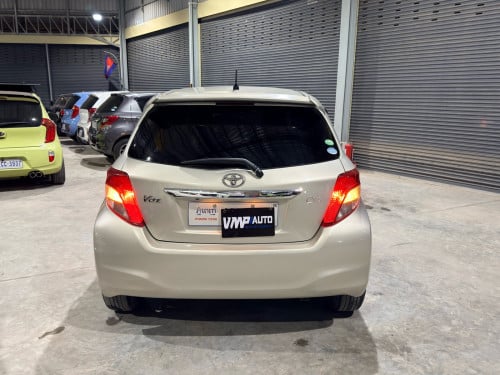 Toyota Vitz 2013
