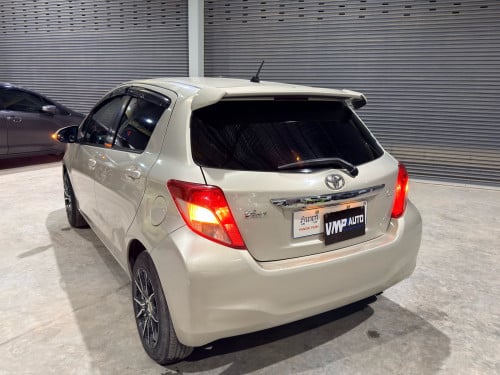 Toyota Vitz 2013