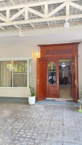 Twin villa for rent at borey peng houth near Aeon2