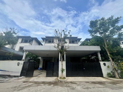 Twin villa for rent at Chipmong Landmark 271