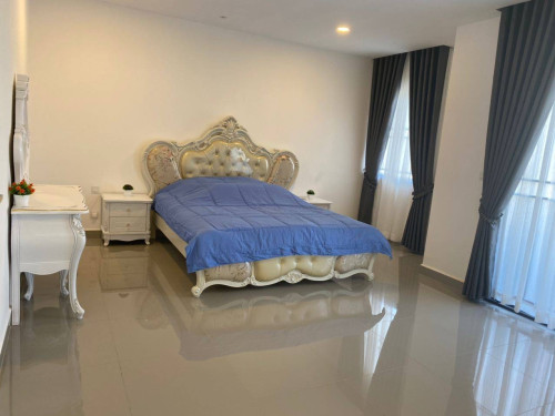 Twin villa for rent at Chipmong Landmark 271