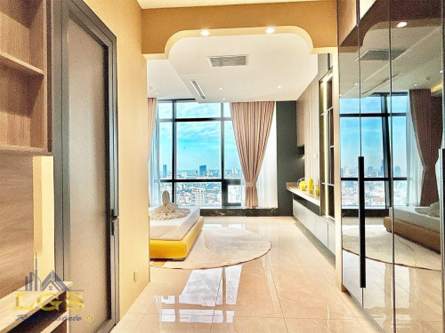 Ultra-Luxury Sky Villa​  for Rent 📍Location:  The Penthouse Residence, Tonle Bassac District