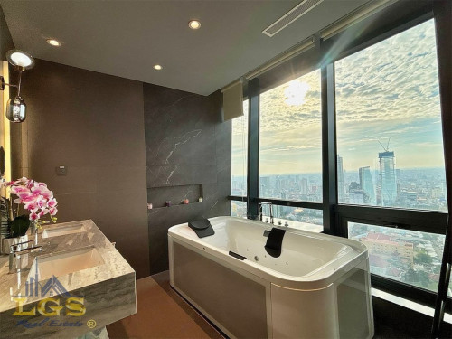 Ultra-Luxury Sky Villa​  for Rent 📍Location:  The Penthouse Residence, Tonle Bassac District