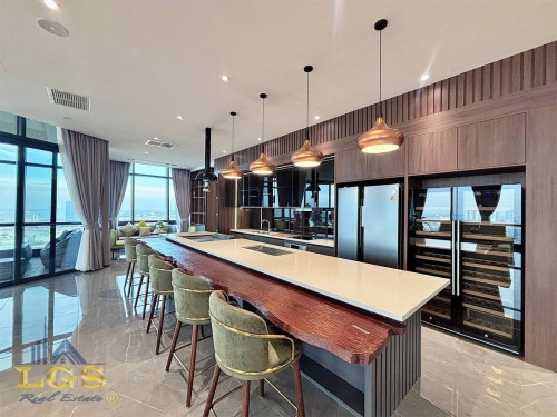 Ultra-Luxury Sky Villa​  for Rent 📍Location:  The Penthouse Residence, Tonle Bassac District