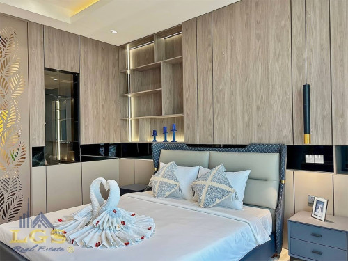 Ultra-Luxury Sky Villa​  for Rent 📍Location:  The Penthouse Residence, Tonle Bassac District