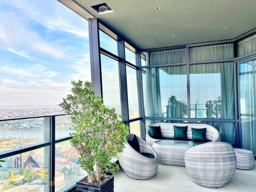 Ultra-Luxury Sky Villa​  for Rent 📍Location:  The Penthouse Residence, Tonle Bassac District