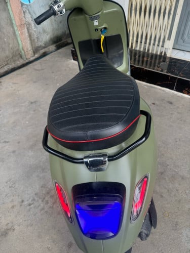 Vespa sprint 023 ចង់លក់ គ្រឿងលេងហើយច្រើនមុខដែរ ចង្កៀង ស្តុប ស៊ីញ៉ូ សល់គ្រឿងស៊ីនមួយឈុត