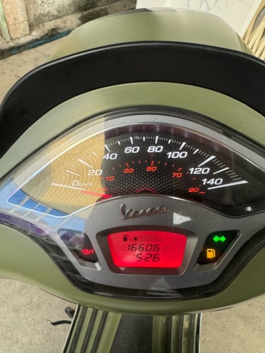 Vespa sprint 023 ចង់លក់ គ្រឿងលេងហើយច្រើនមុខដែរ ចង្កៀង ស្តុប ស៊ីញ៉ូ សល់គ្រឿងស៊ីនមួយឈុត