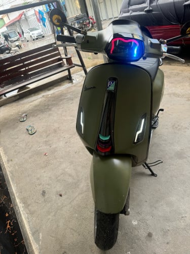 Vespa sprint 023 ចង់លក់ គ្រឿងលេងហើយច្រើនមុខដែរ ចង្កៀង ស្តុប ស៊ីញ៉ូ សល់គ្រឿងស៊ីនមួយឈុត