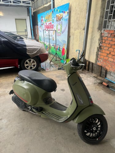 Vespa sprint 023 ចង់លក់ គ្រឿងលេងហើយច្រើនមុខដែរ ចង្កៀង ស្តុប ស៊ីញ៉ូ សល់គ្រឿងស៊ីនមួយឈុត