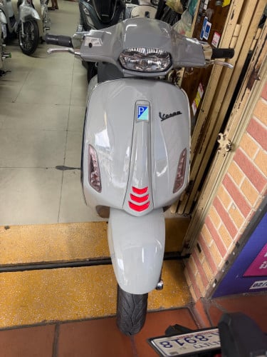 Vespa sprint 125CC 2019