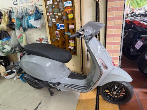 Vespa sprint 125CC 2019