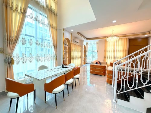 VILLA FOR RENT IN SIHANOUK VILLE / 西哈努克别墅出租