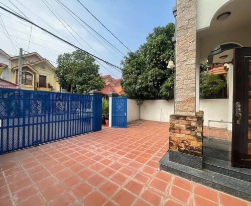 Villa for rent / Rental 租金：2,000$ (Can negotiation)