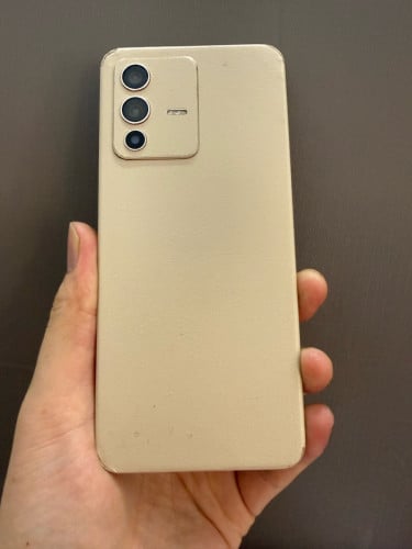 ViVo V23 5G 256g ក្រុមហ៊ុន