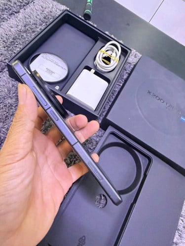 Vivo X200 ultra 16G 512G 99. 99 699$