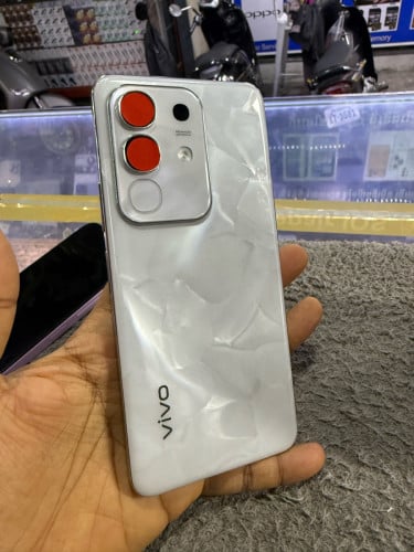 Vivo Y29 Ram8G Memory128G ក្រុមហ៊ុនសុីមពីរ មានឆ្នាំងសាក