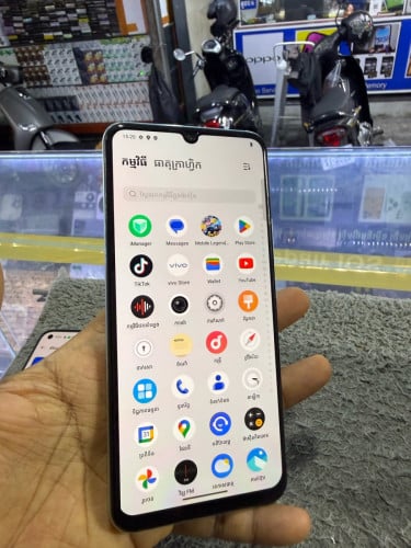 Vivo Y55 Ram8G Memory128G ក្រុមហ៊ុនសុីមពីរ មានឆ្នាំងសាក