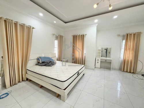 Western Twin-Villa 4 Bedrooms for RENT near Chip Mong Sen Sok Mall