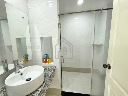 Western Twin-Villa 4 Bedrooms for RENT near Chip Mong Sen Sok Mall