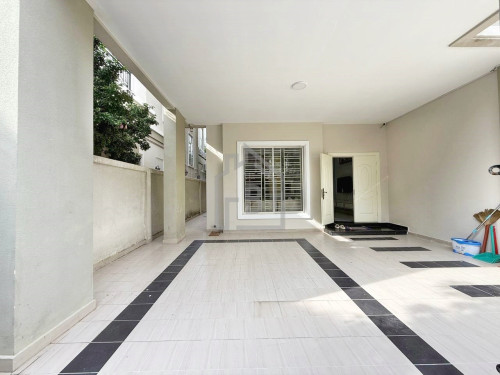Western Twin-Villa 4 Bedrooms for RENT near Chip Mong Sen Sok Mall