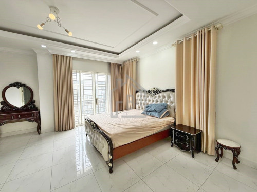 Western Twin-Villa 4 Bedrooms for RENT near Chip Mong Sen Sok Mall