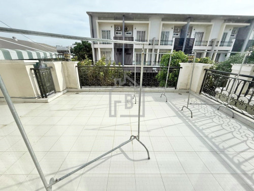 Western Twin-Villa 4 Bedrooms for RENT near Chip Mong Sen Sok Mall