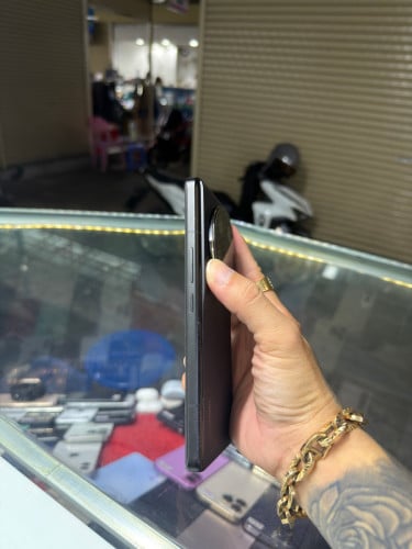 Xiaomi 13 Ultra Global Ram12GB HD256GB Phone Condition 95% , ម៉ាស៊ីនសានុំស្អាត