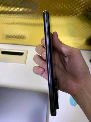 Xiaomi Mi 11 Ultra លក់ 210$ អេក្រង់សុីន មិនដានស្អាត256g /12 តួ ខ្នង កញ្ជក់មុខ 99%ថ្មល្អ