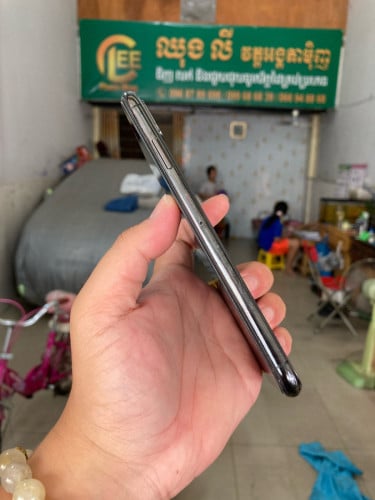 Xs Max 256g ហ្សុីនទាំងអស់ ថ្មរ81% នៅស្អាត ធានាហ្សុីនទាំងអស់