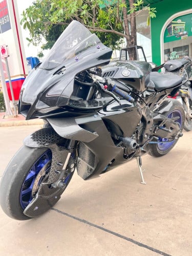 Yamaha R1 2020
