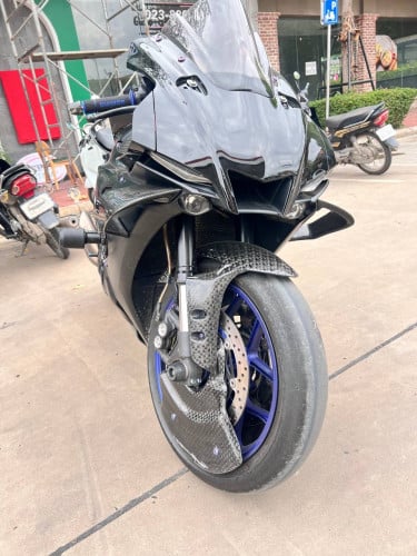 Yamaha R1 2020