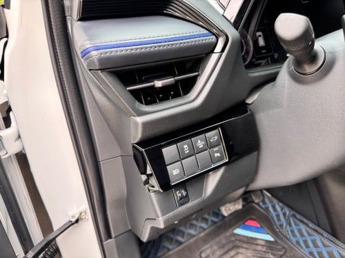 Yaris. cross . 024 - full . ទឹក ថ្នាំ សុីនមួយជុំ