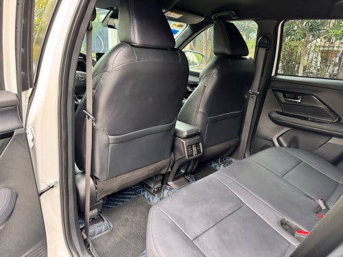 Yaris. cross . 024 - full . ទឹក ថ្នាំ សុីនមួយជុំ
