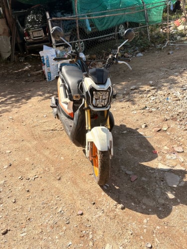 Zoomer x017ម៉ាស៊ីនកាឡេស្រួយដូចអំបុកតម្លៃ480$. 0968417884