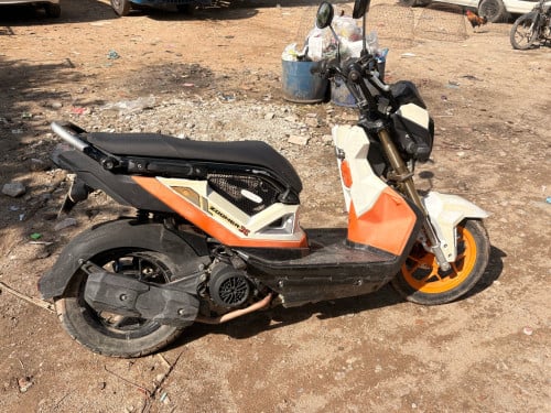 Zoomer x017ម៉ាស៊ីនកាឡេស្រួយដូចអំបុកតម្លៃ480$. 0968417884