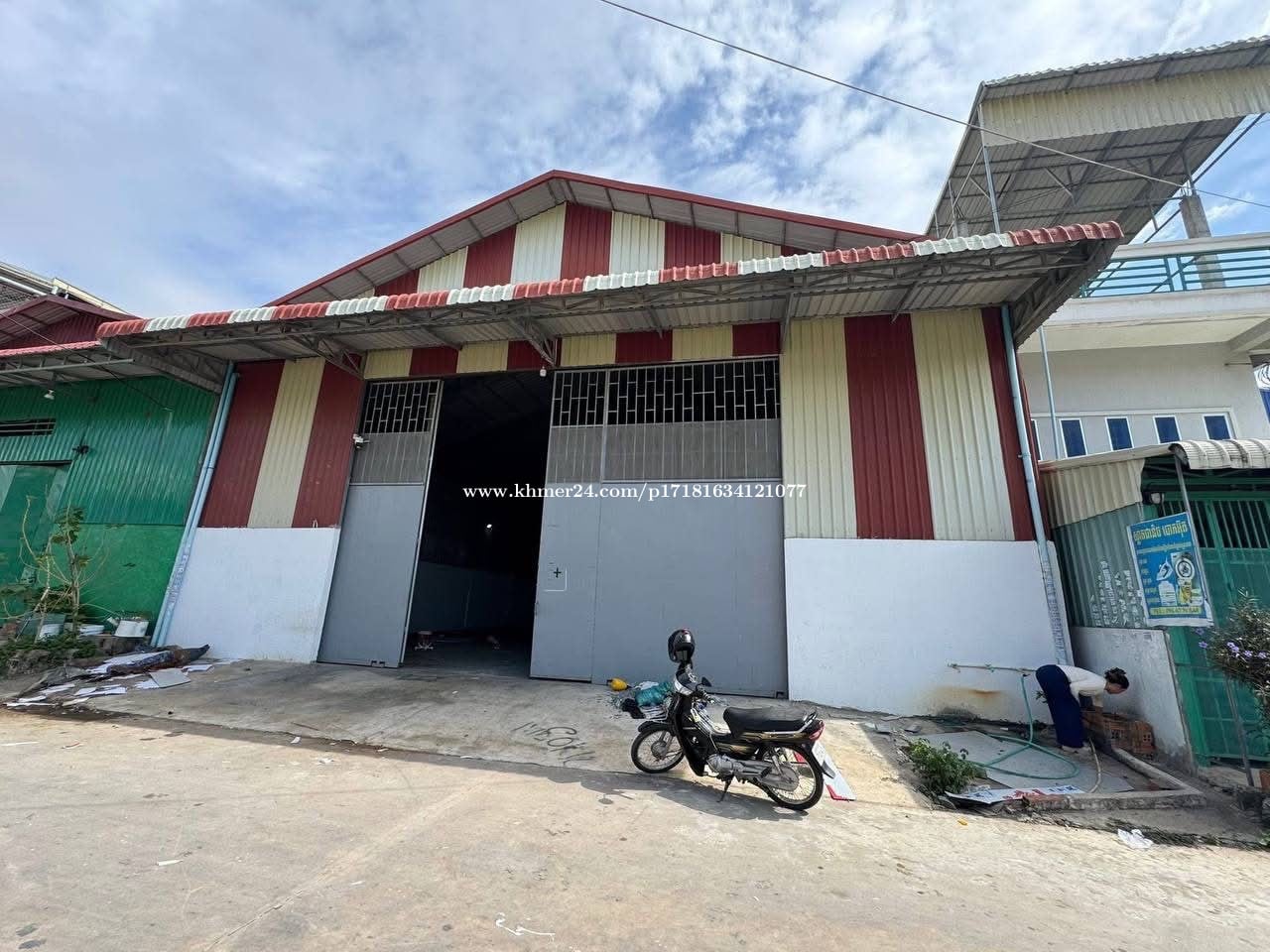 ឃ្លាំងជួល នៅអូដឹម