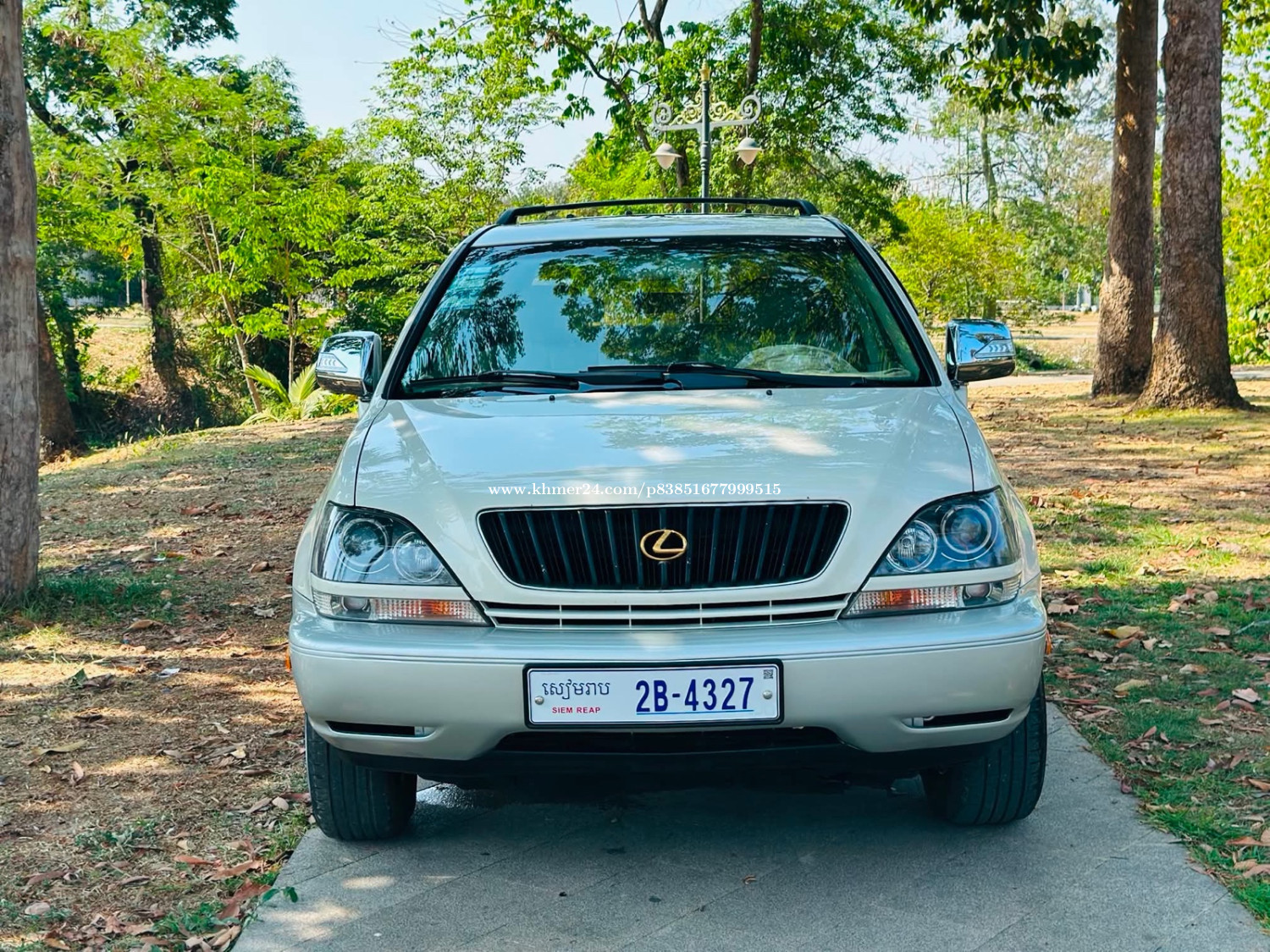 ត្រូវការលក់ឡានមួយគ្រឿងបងប្អូនLexusRX300សេរីឆ្នាំ1999ប៉ុង2លំដាប់មេឡានតំលៃ9500$ធានាជិះហាប់នៅស្ធាតខ្លាំ